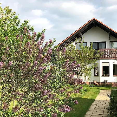 Feldrandlage - Mit Balkon Und Eigenem Parkplatz Homestay