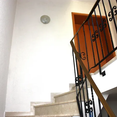 Feldrandlage - Mit Balkon Und Eigenem Parkplatz