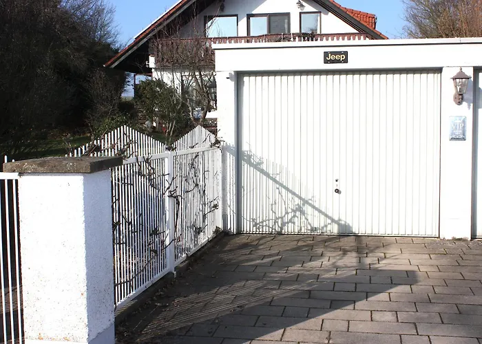 Homestay Feldrandlage - Mit Balkon Und Eigenem Parkplatz